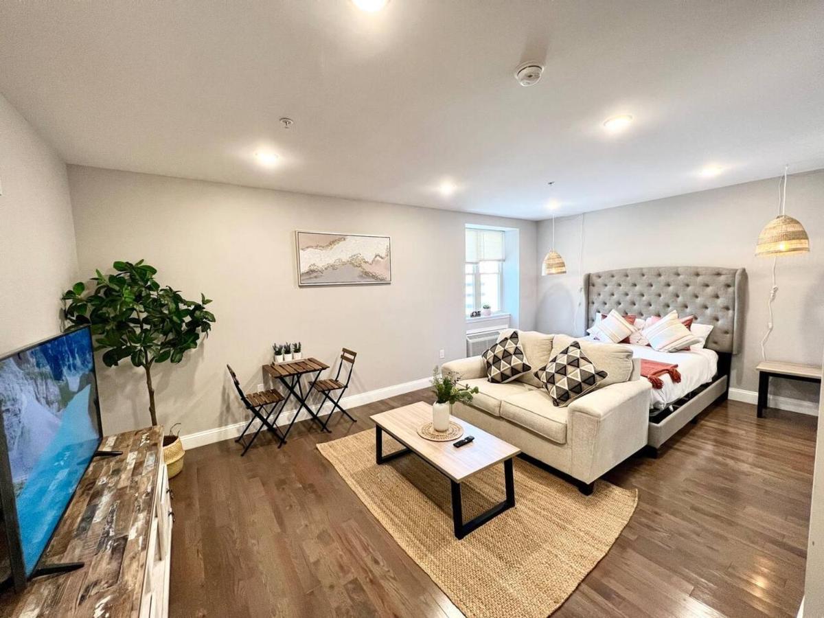 302 Comfy 1bd With View In Center